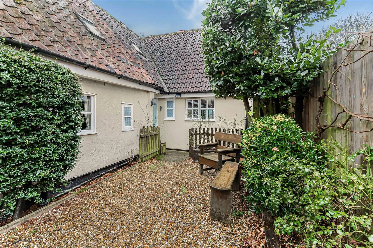 North Street, Hundon, CO10, photo 25