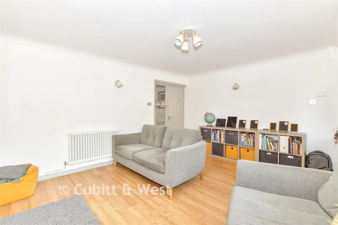 St. Thomas's Court, Portsmouth, PO1, photo 5