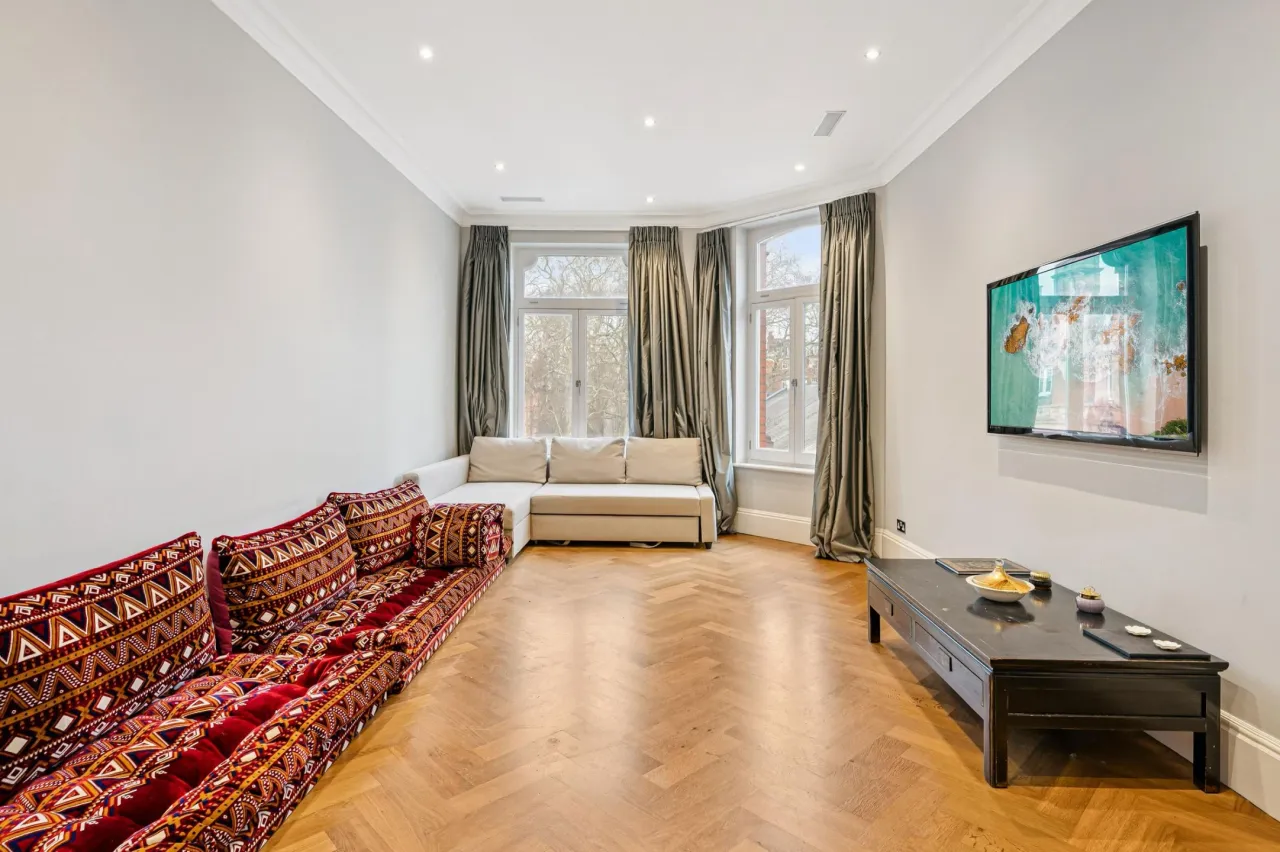 South Audley Street, London, W1K, photo 2