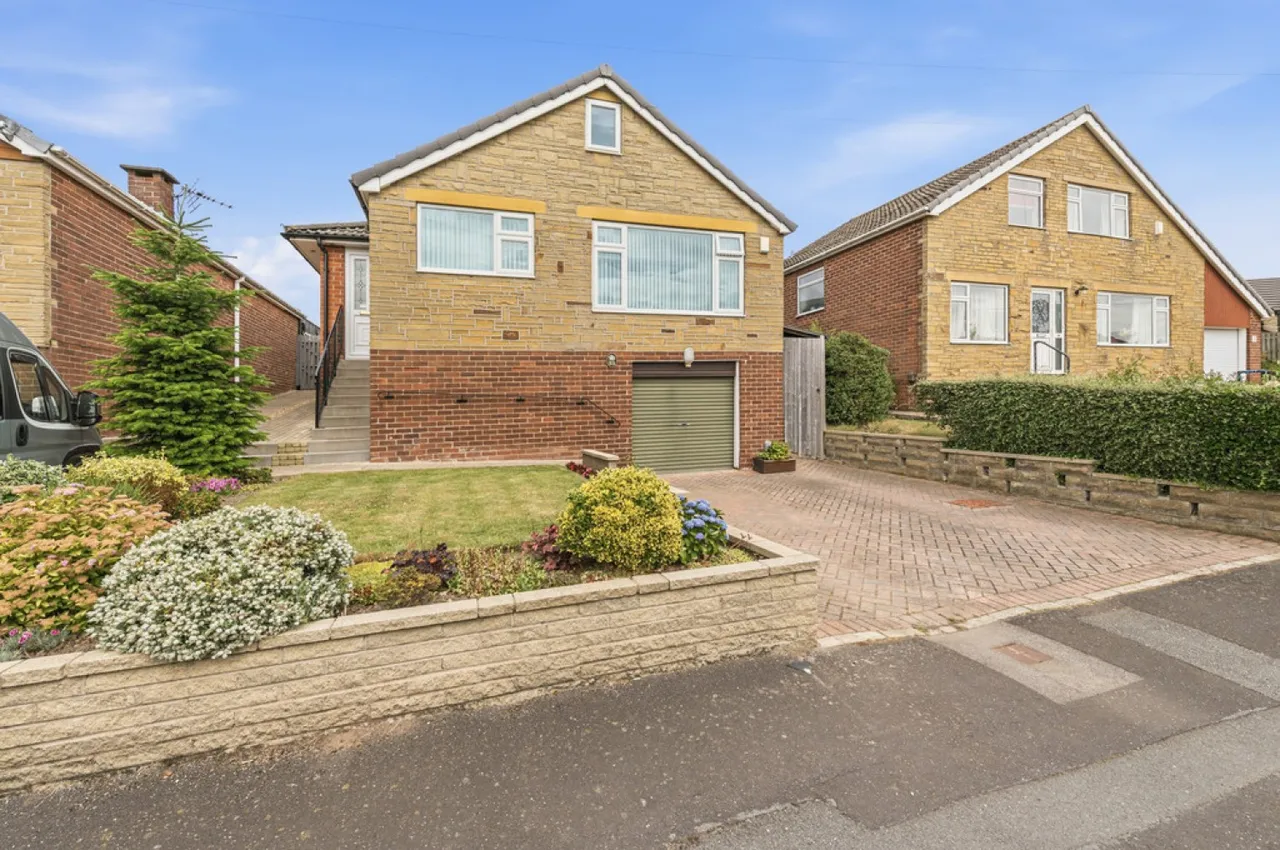 3 bed house for sale, Manor Park Way, Lepton, HD8