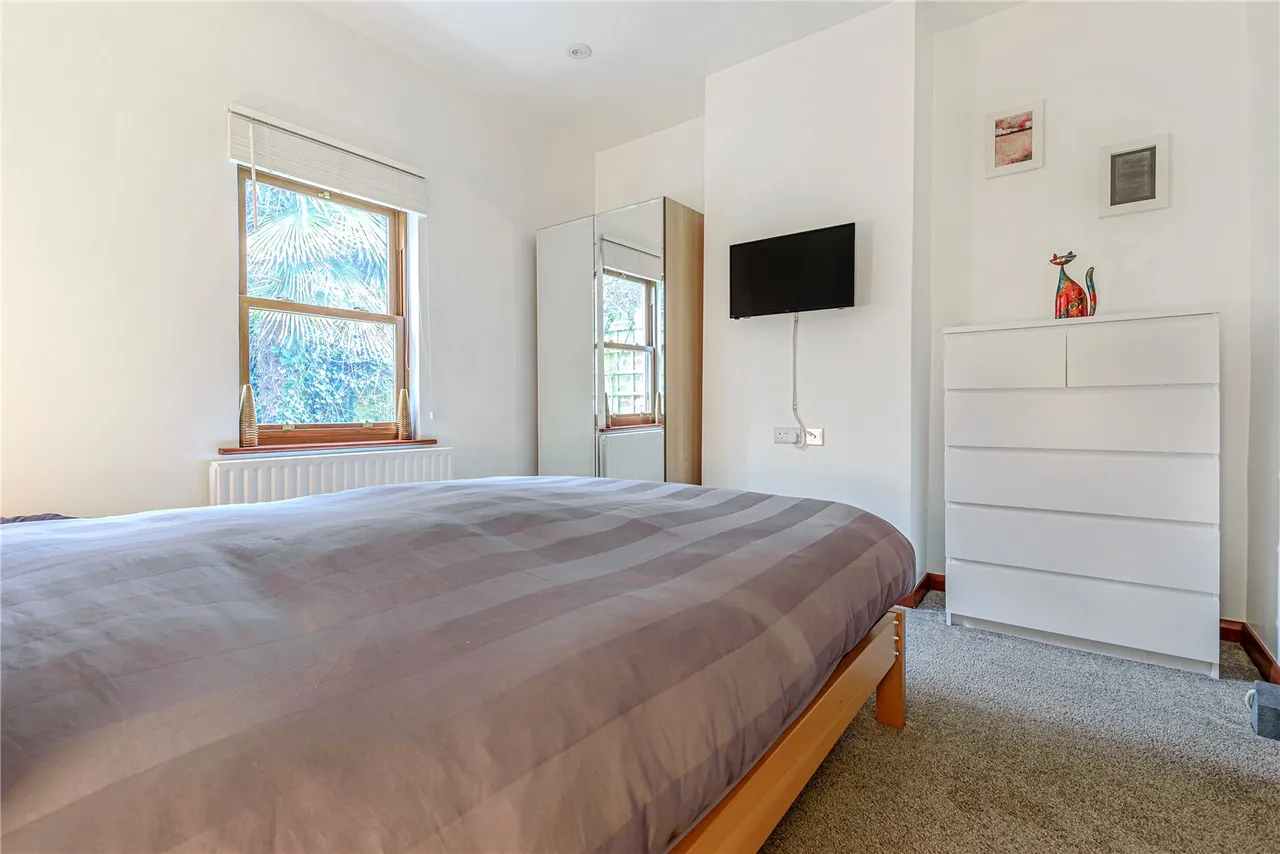 Uxbridge Road,, Hampton, London, TW12 3AD, photo 14