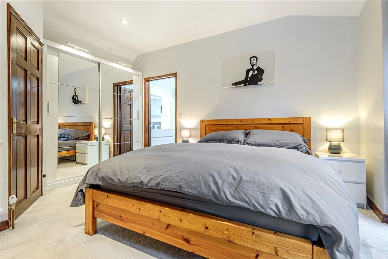 Uxbridge Road,, Hampton, London, TW12 3AD, photo 6