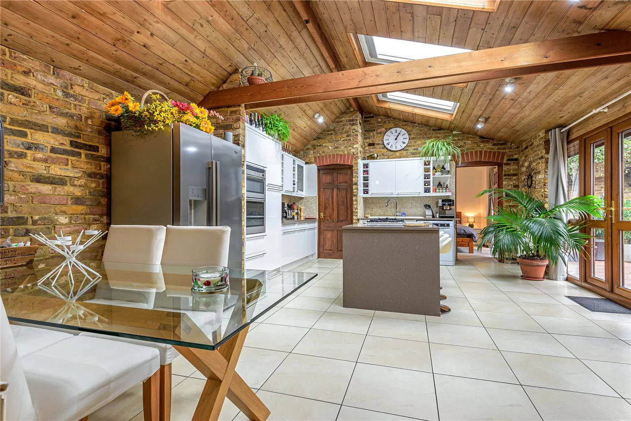 Uxbridge Road,, Hampton, London, TW12 3AD, photo 4