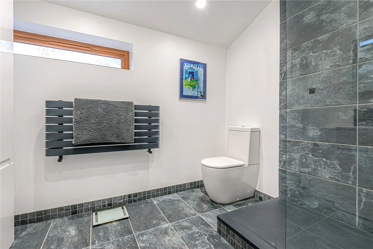 Uxbridge Road,, Hampton, London, TW12 3AD, photo 7