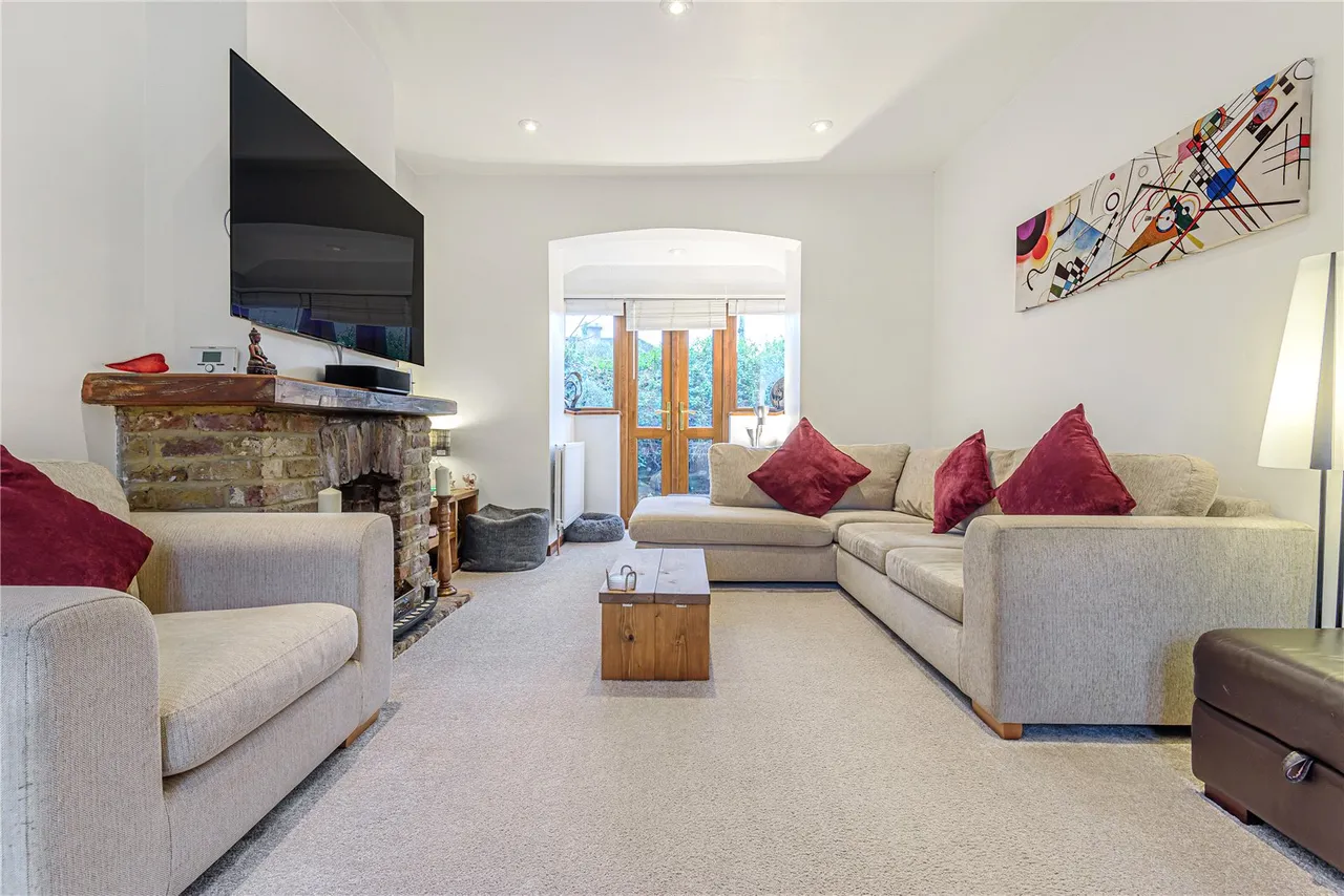 Uxbridge Road,, Hampton, London, TW12 3AD, photo 3