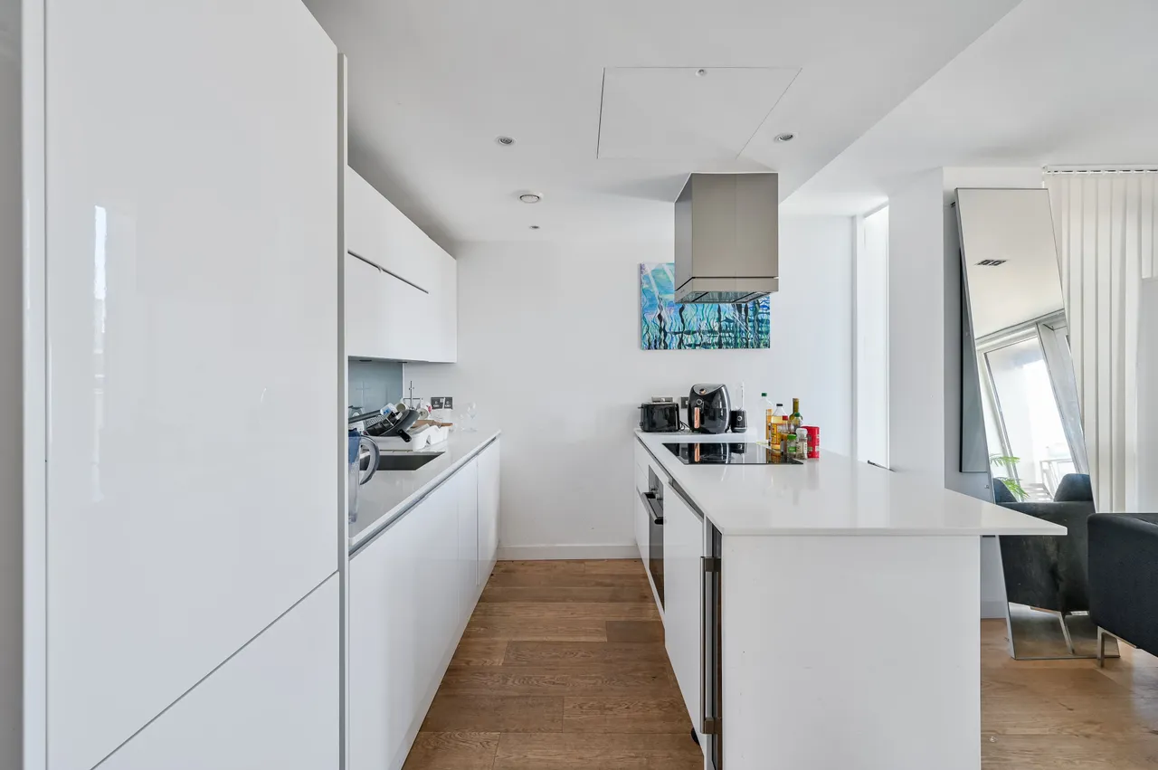 31 Avantgarde Tower, 1 Avantgarde Place, London, photo 2