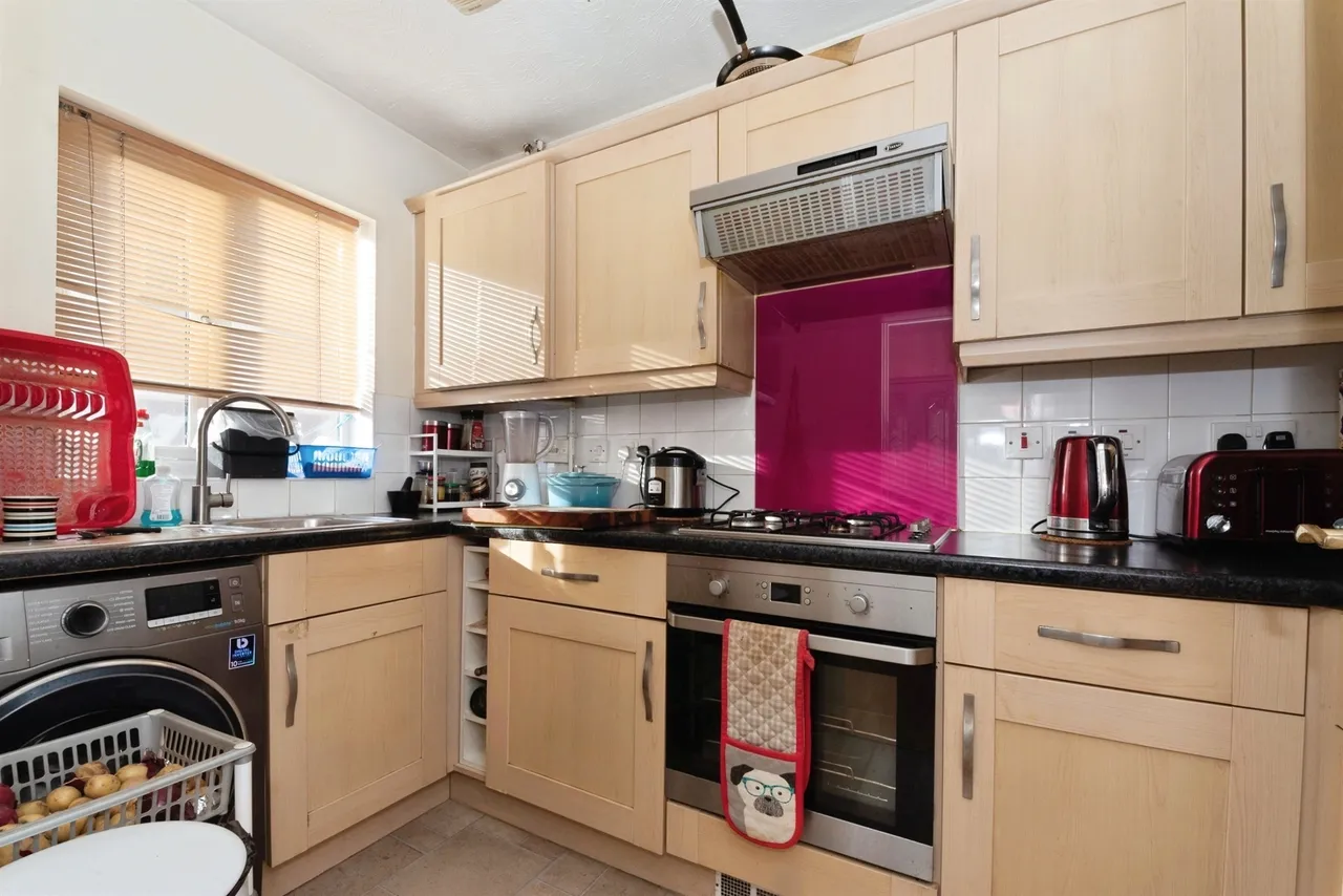 Welbeck Close, Swindon, SN3, photo 3