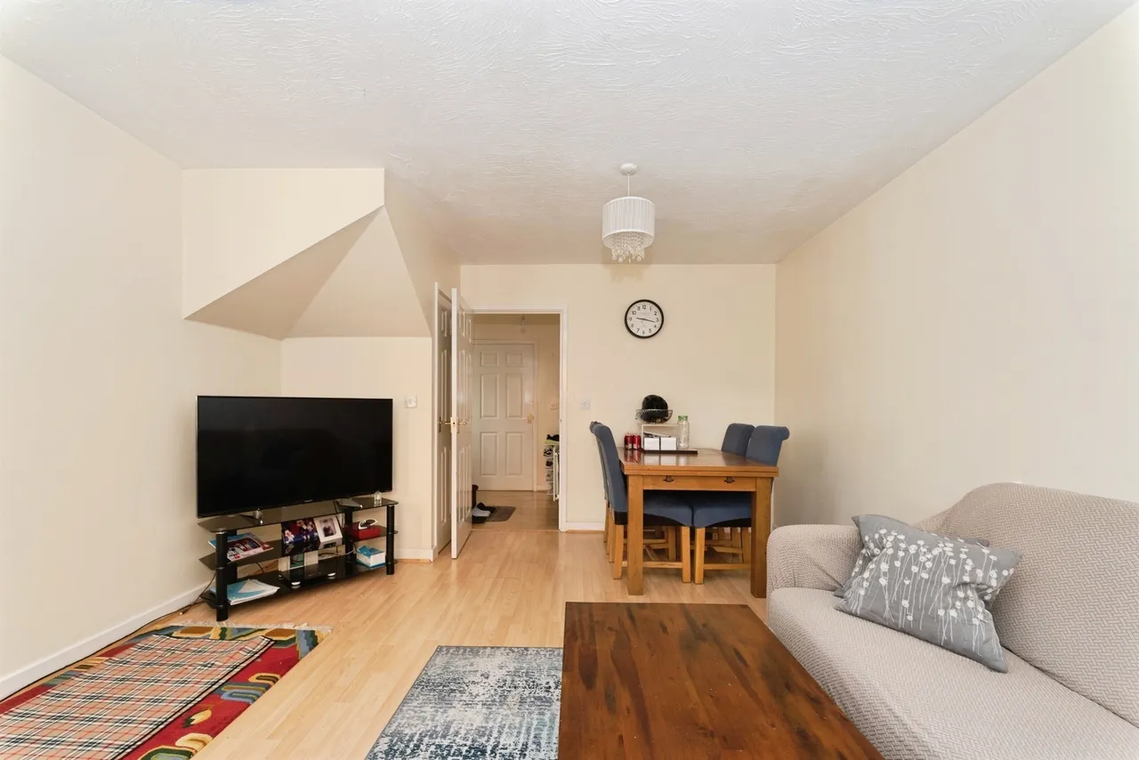 Welbeck Close, Swindon, SN3, photo 4