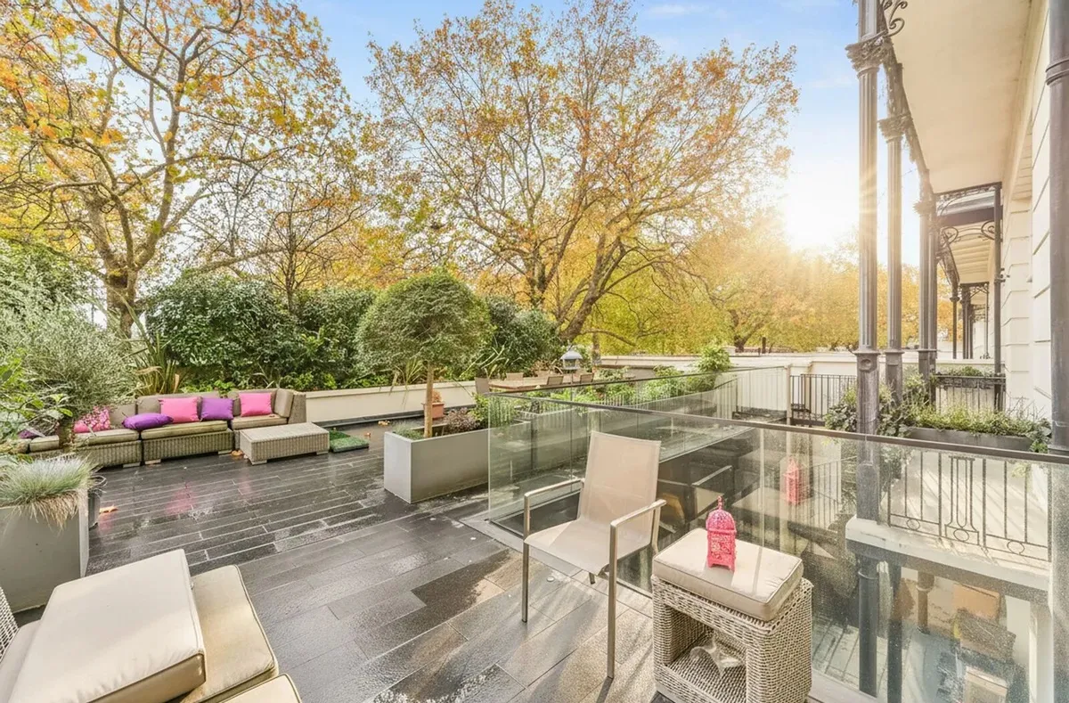 4 bed flat to rent, Connaught Place, Hyde Park, W2