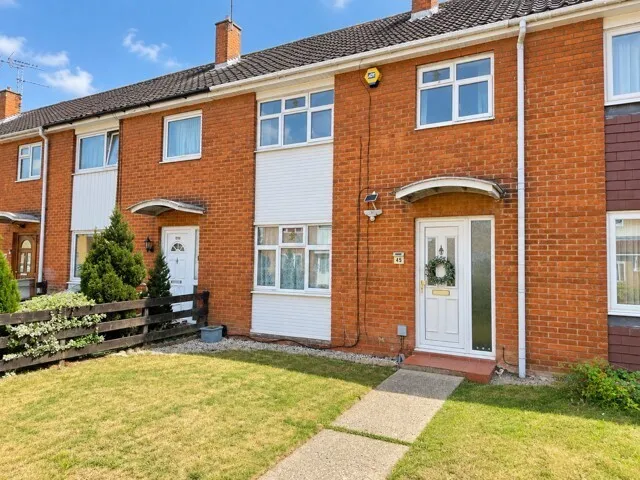 3 bed house to rent — Long Lynderswood, Basildon