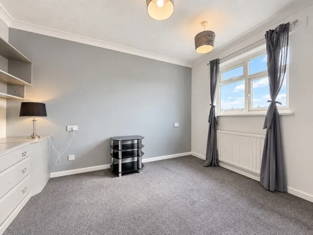Long Lynderswood, Basildon, photo 6