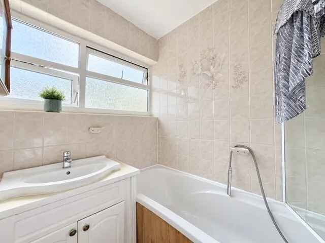 Long Lynderswood, Basildon, photo 10