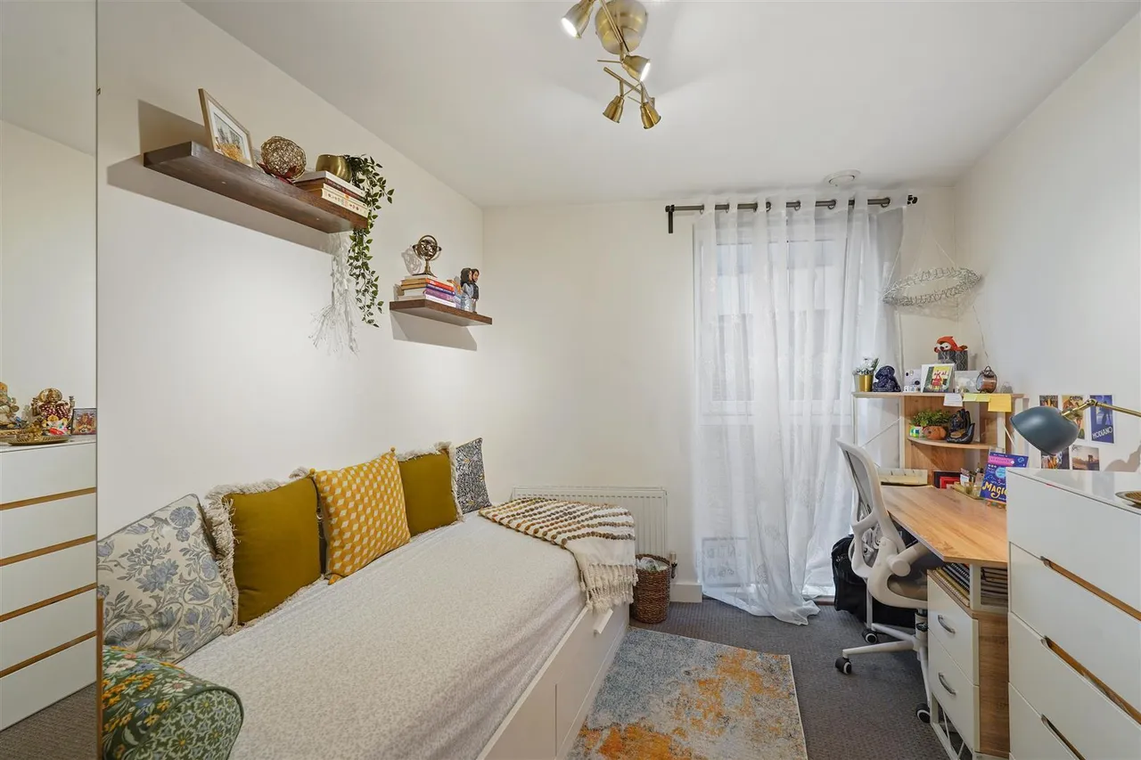 Seagull Lane, Royal Victoria Dock, E16, photo 9