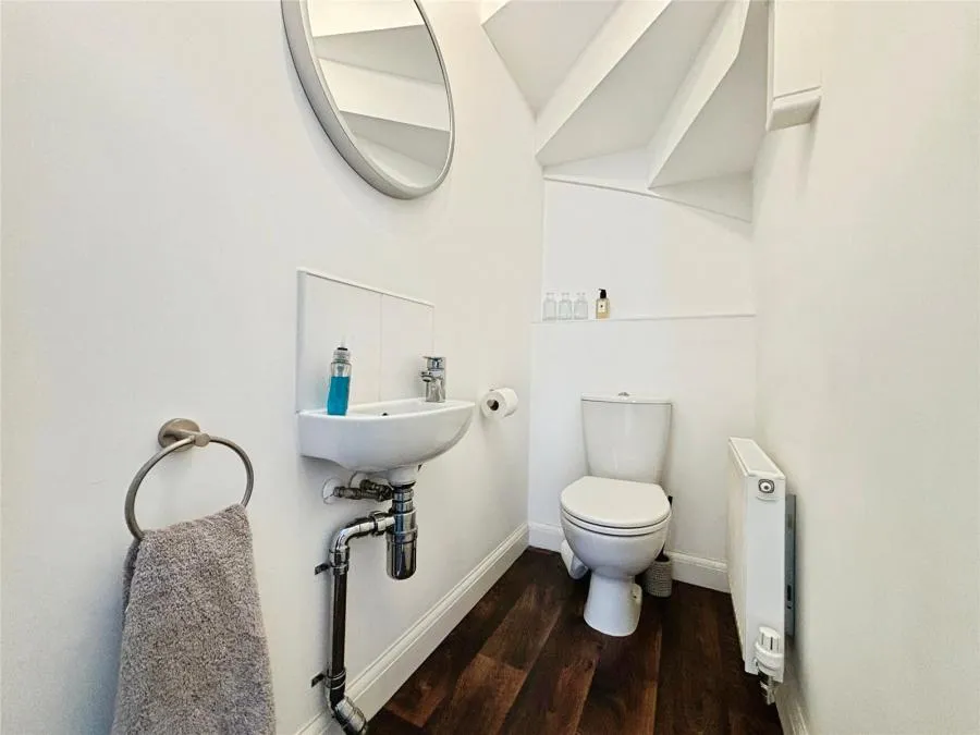 Dormouse Drive, Newport, PO30, photo 11