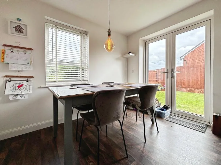 Dormouse Drive, Newport, PO30, photo 5