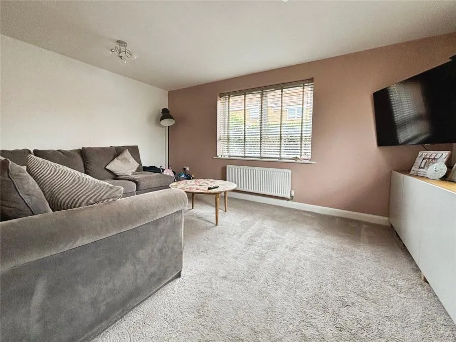 Dormouse Drive, Newport, PO30, photo 12