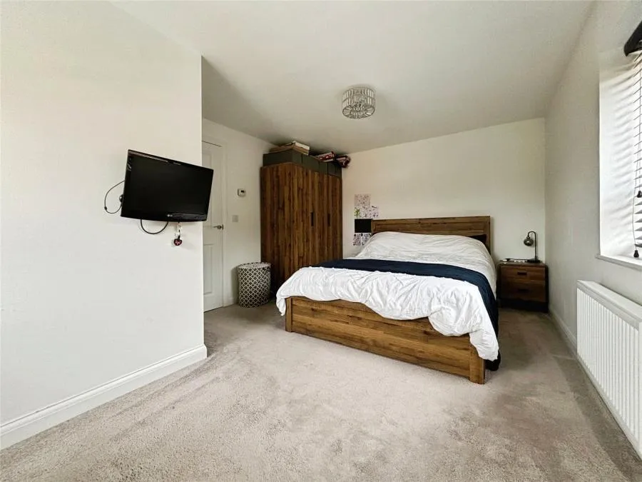 Dormouse Drive, Newport, PO30, photo 6