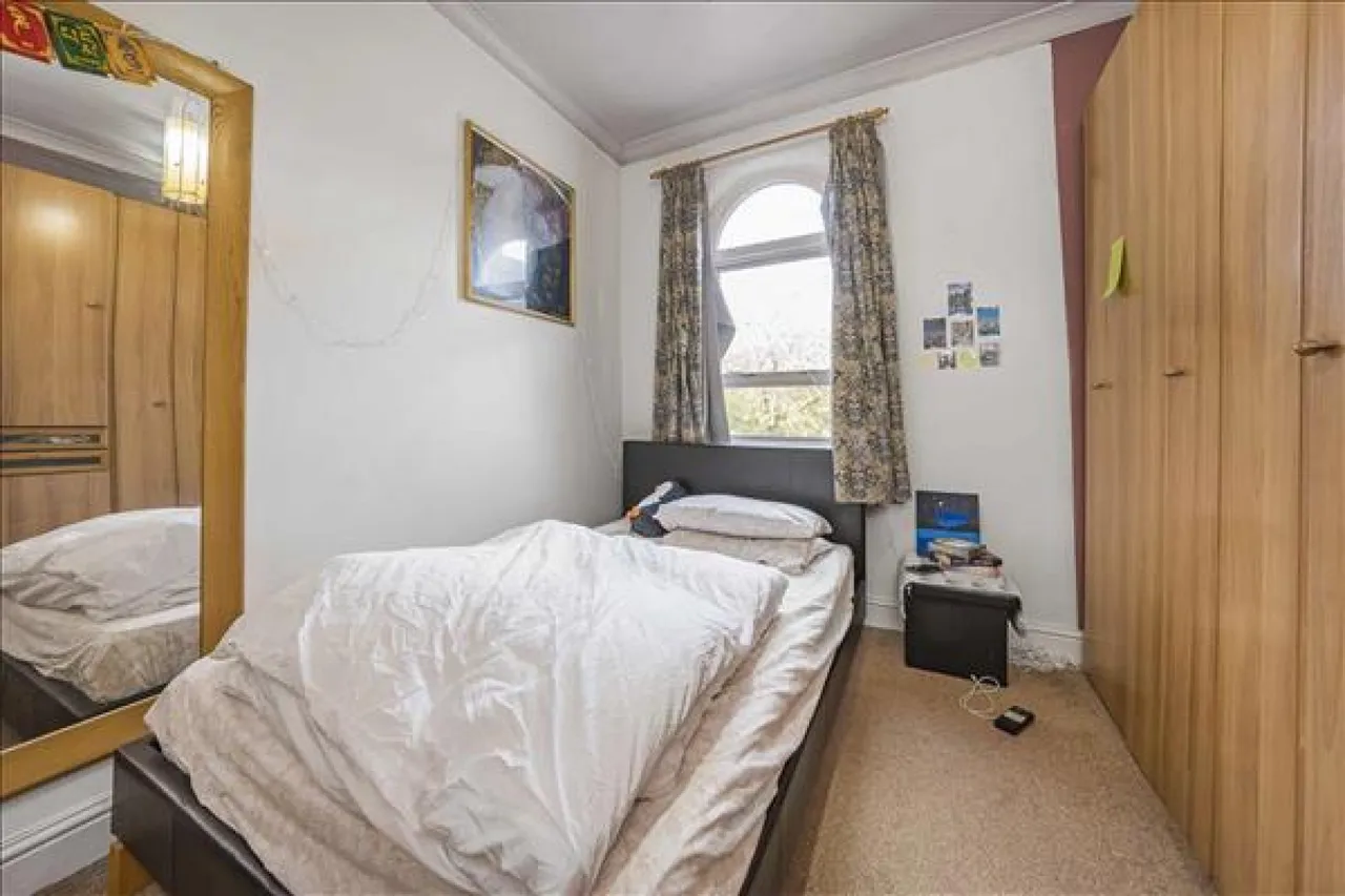 Wilfred Owen Close, London, SW19, photo 6