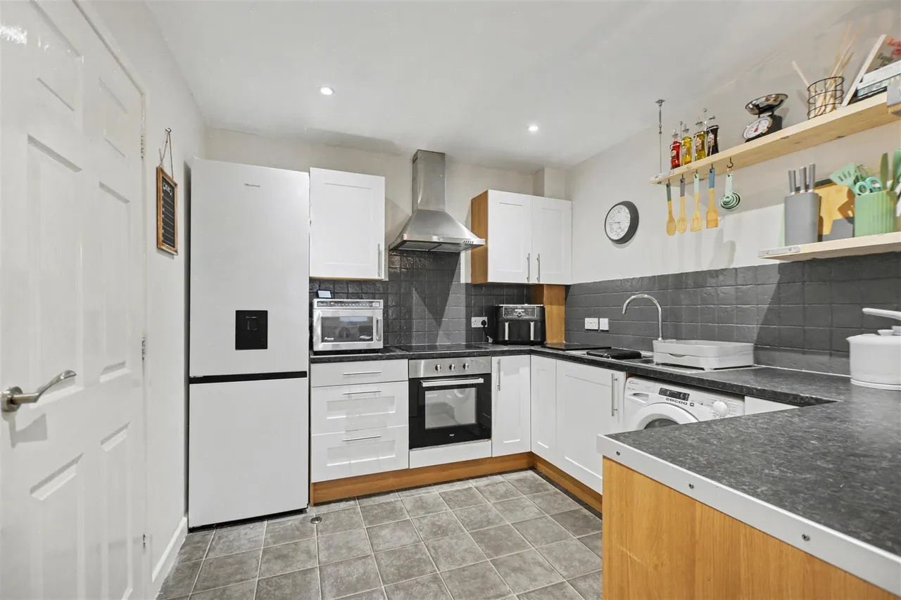 Festival Crescent, Trowell, NG9, photo 6