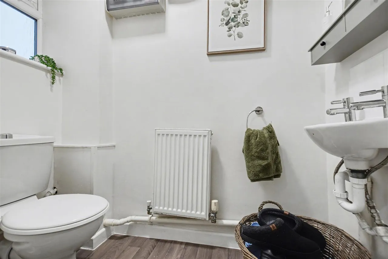 Festival Crescent, Trowell, NG9, photo 10