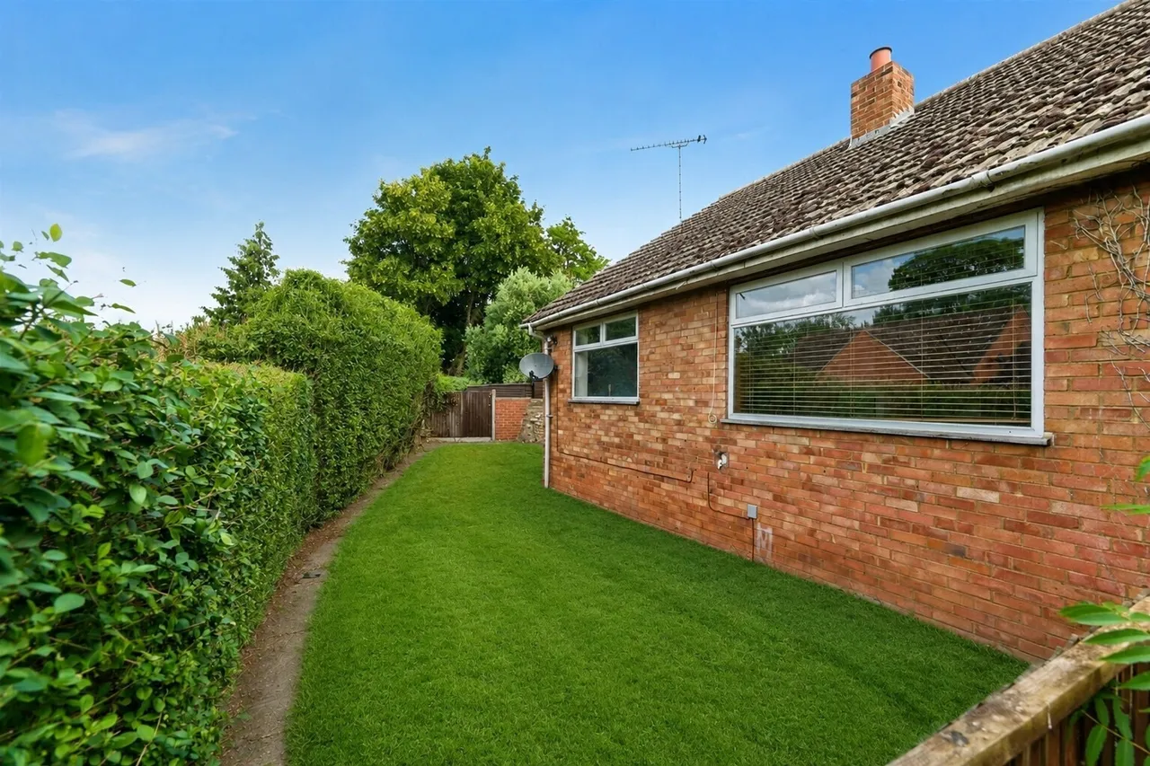 2 bed house for sale — Mulberry Close, Feltwell, Thetford