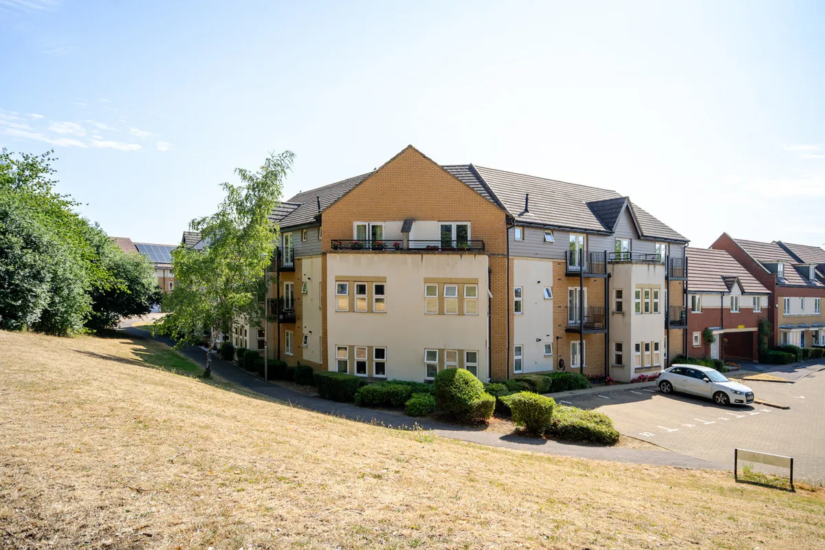 2 bed flat for sale, Milton Keynes, MK15