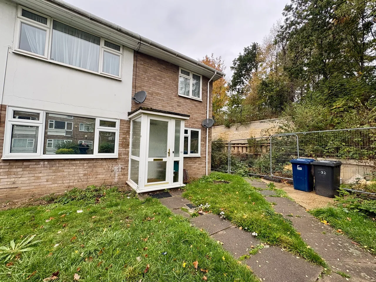 2 bed flat for sale, Parkfield Close, Edgware