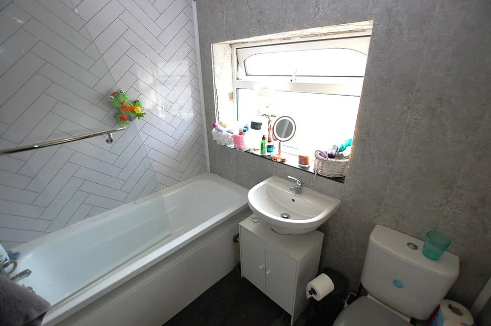 Stoneyfield, Stalybridge, SK15, photo 9