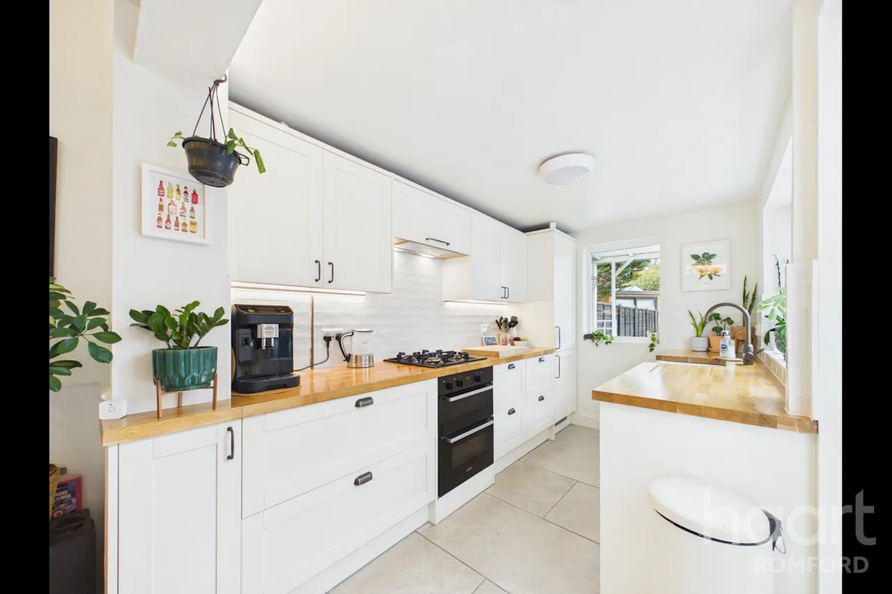 Cotleigh Road, Romford, RM7, photo 17