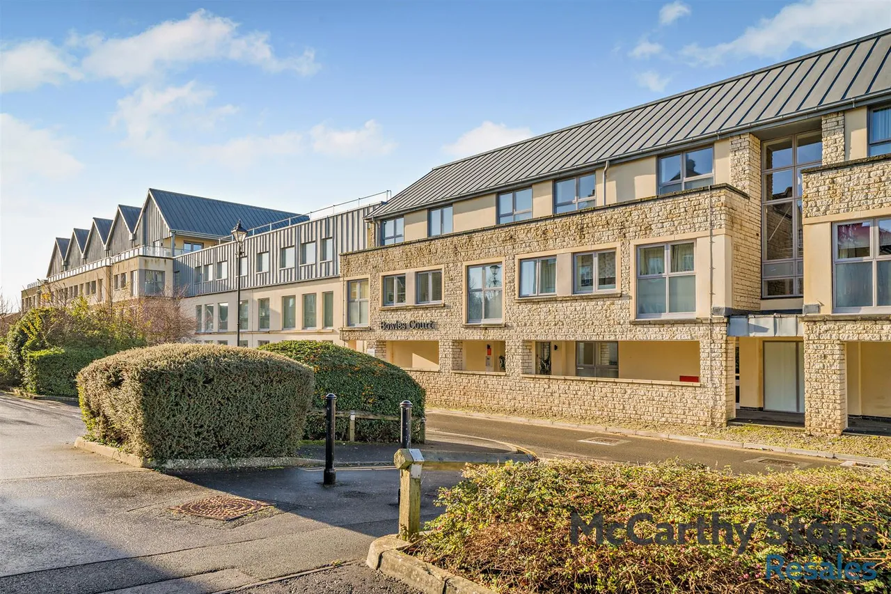 2 bed flat for sale, Westmead Lane, Chippenham, SN15
