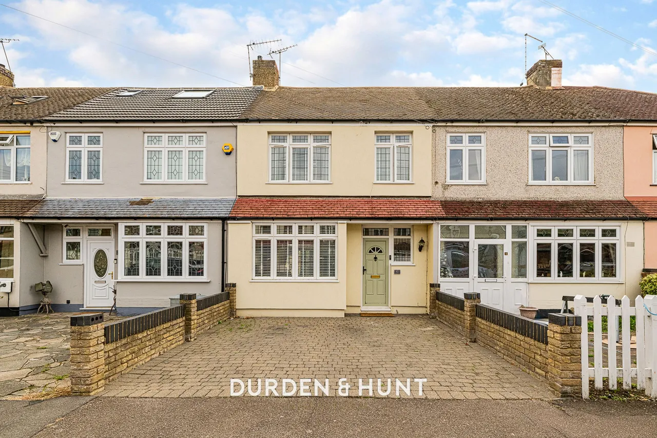 3 bed house for sale, Syracuse Avenue, Rainham, RM13