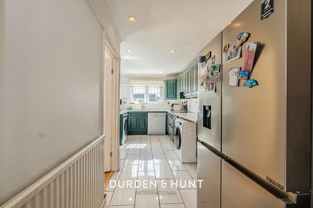 Syracuse Avenue, Rainham, RM13, photo 6