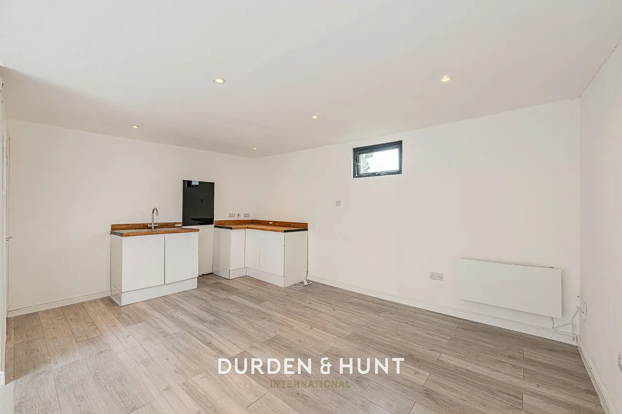 Syracuse Avenue, Rainham, RM13, photo 24