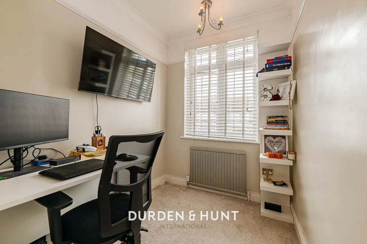Syracuse Avenue, Rainham, RM13, photo 16