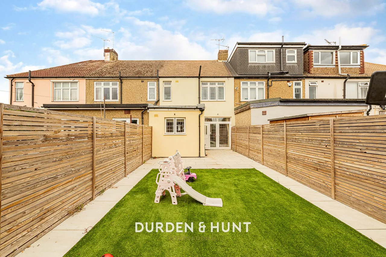 Syracuse Avenue, Rainham, RM13, photo 22