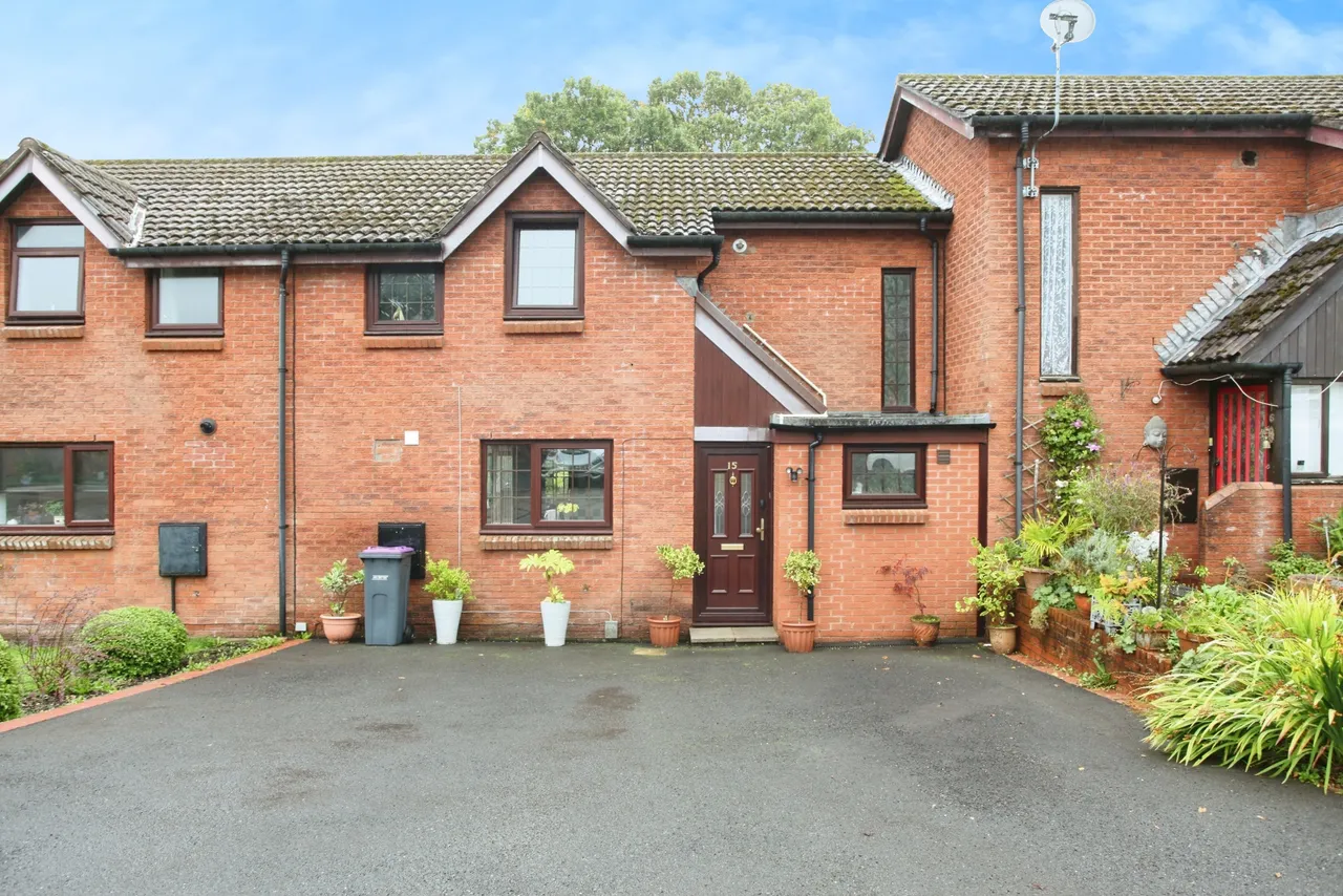 3 bed house for sale — Greenfield Close, Cwmbran