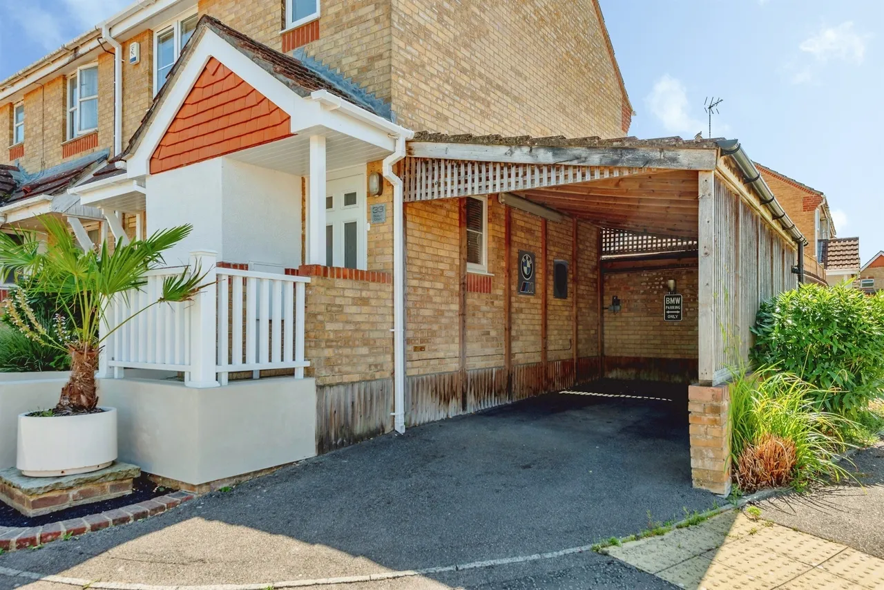 Boleyn Close, Maidenbower, RH10, photo 2