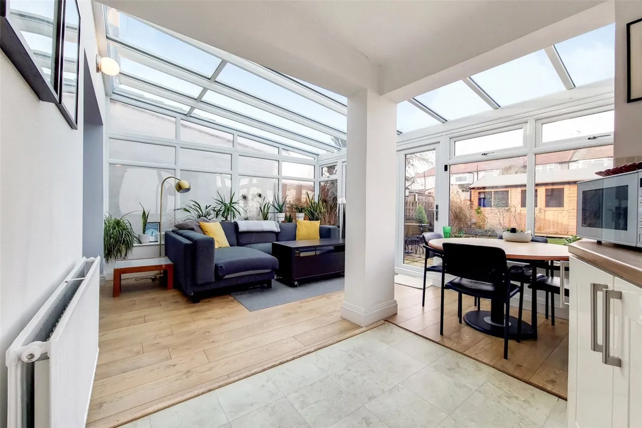 Godfrey Avenue, Twickenham, TW2, photo 5