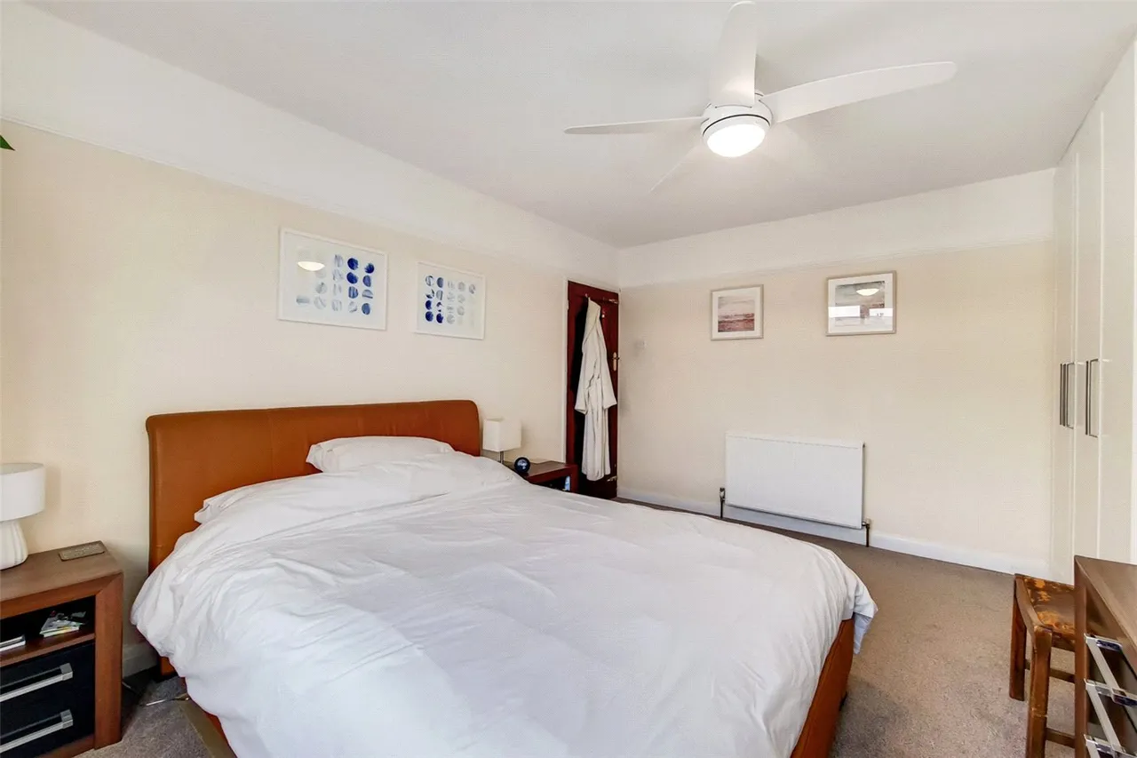 Godfrey Avenue, Twickenham, TW2, photo 13