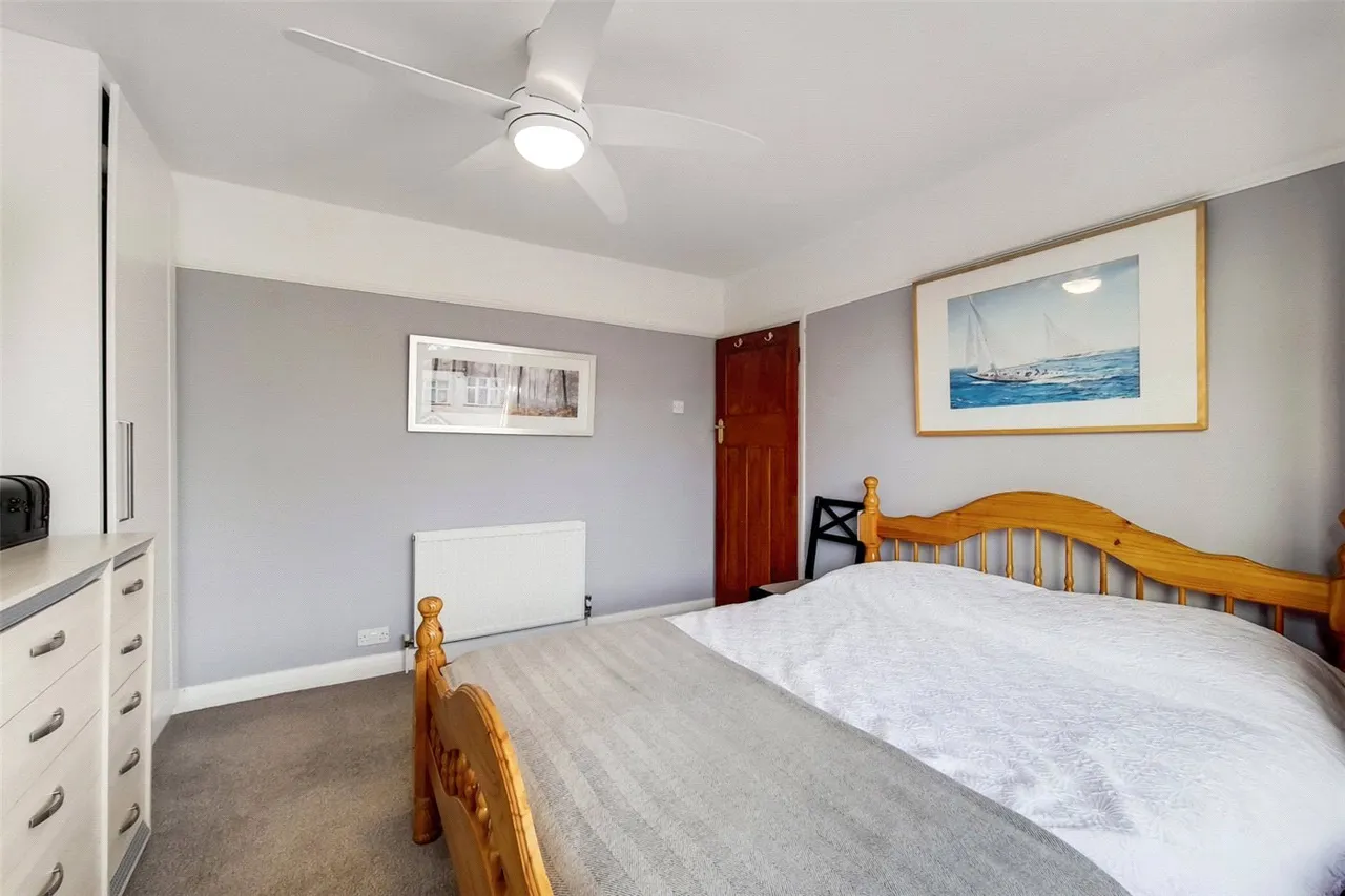 Godfrey Avenue, Twickenham, TW2, photo 14