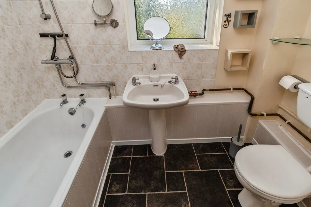 New Penkridge Road, Cannock, Staffordshire, WS11, photo 9