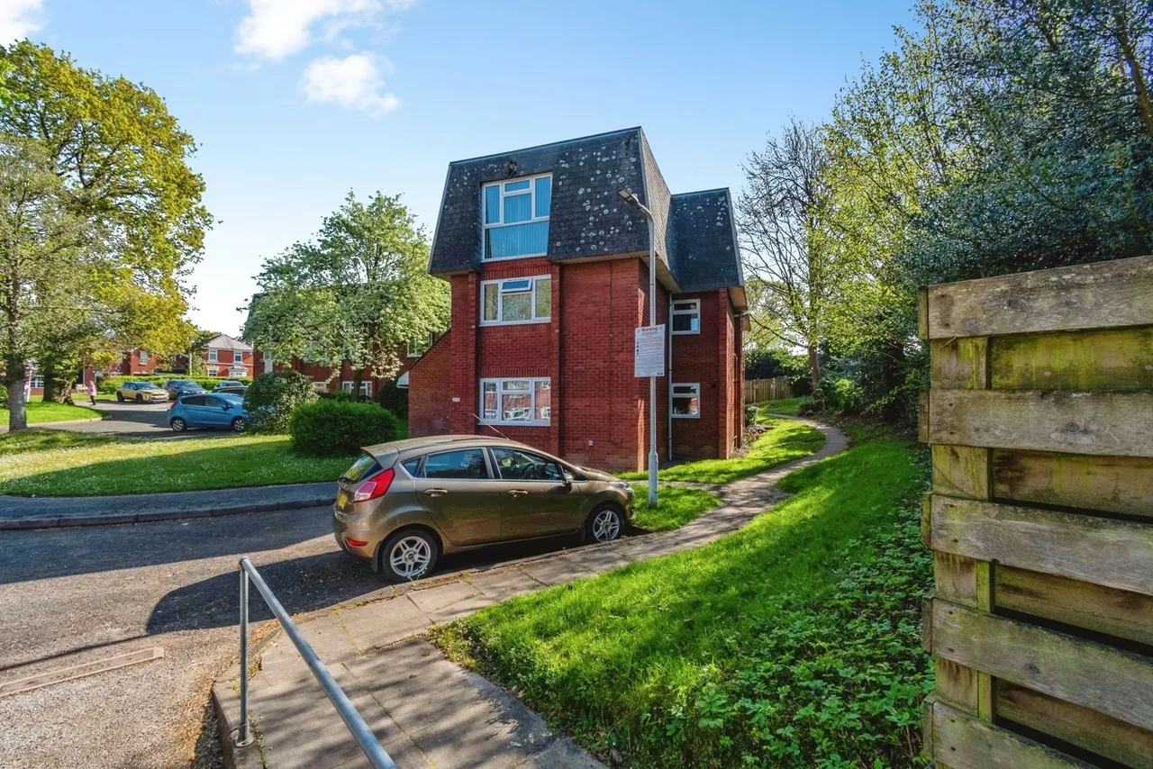 New Penkridge Road, Cannock, Staffordshire, WS11, photo 11