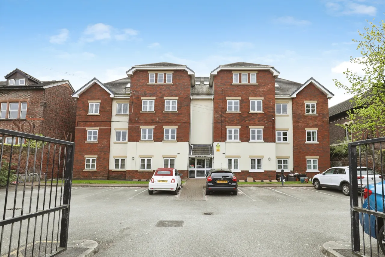 2 bed flat for sale, South View, Liverpool, L22
