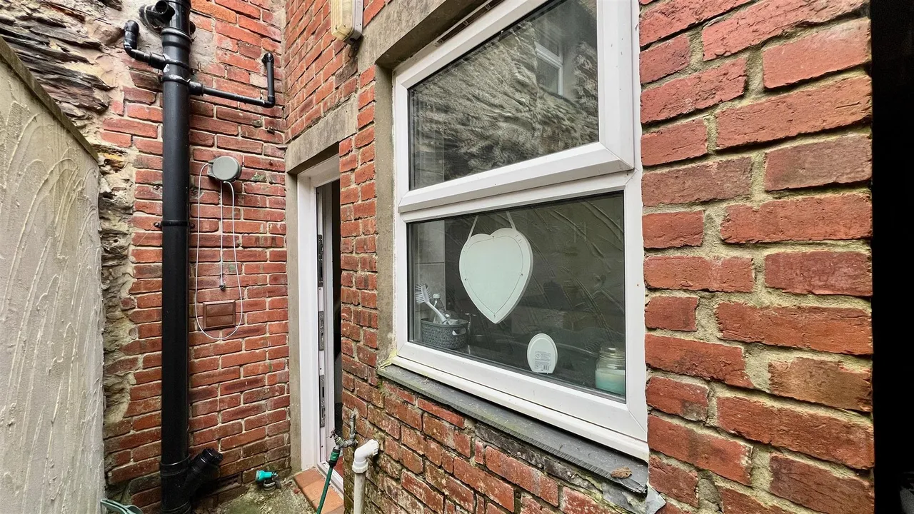 High Street, Talsarnau, LL47, photo 7
