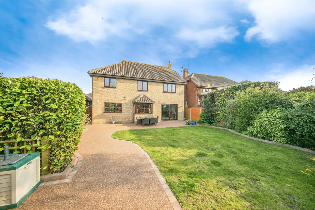 Leas Road, Clacton-on-sea, CO15, photo 21