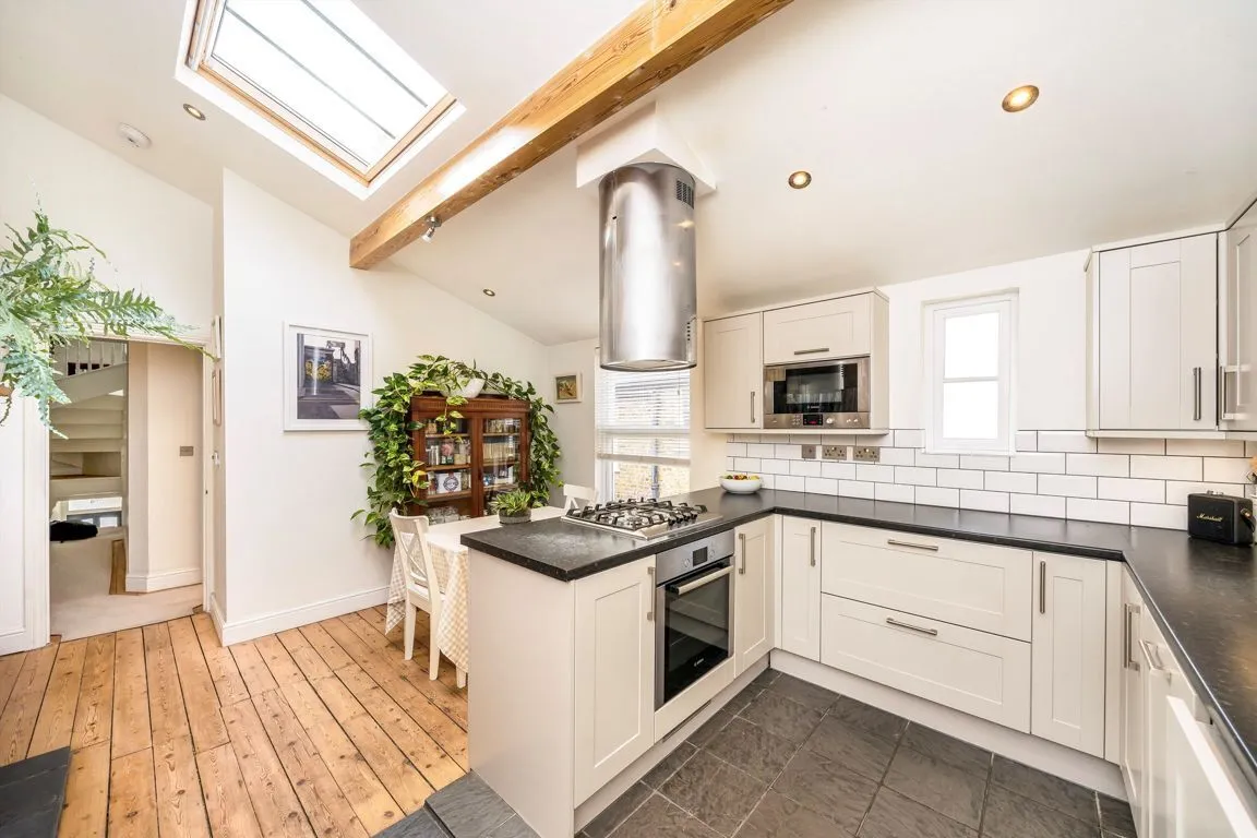 Burnbury Road, SW12, photo 2