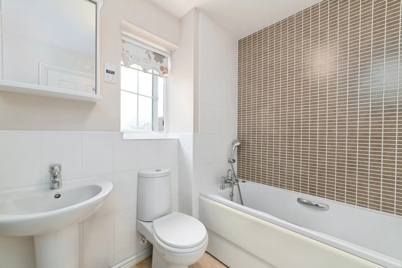 Trem Y Coleg, Carmarthen, SA31, photo 20