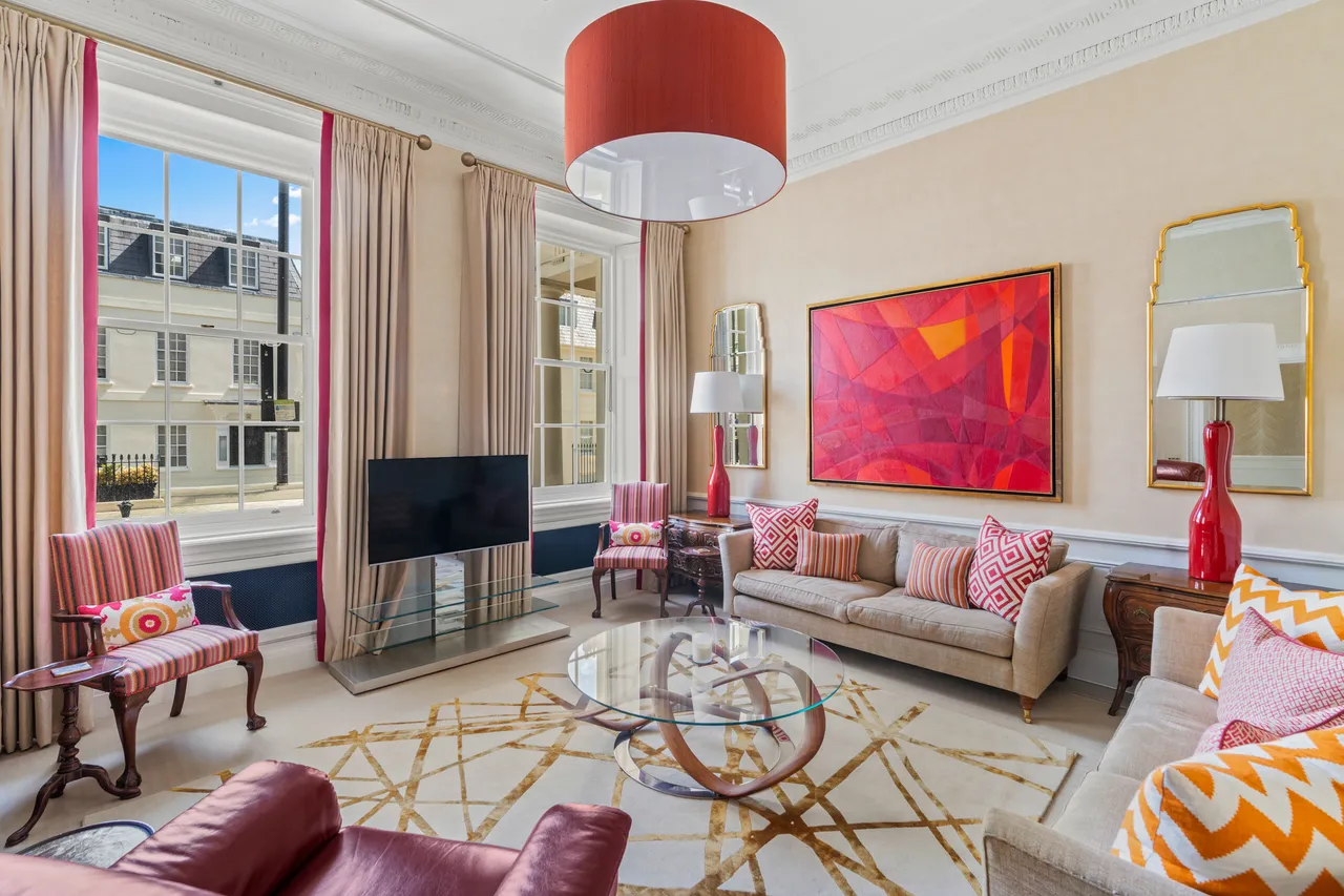 3 bed flat for sale, Lyall Street, Knightsbridge, SW1X