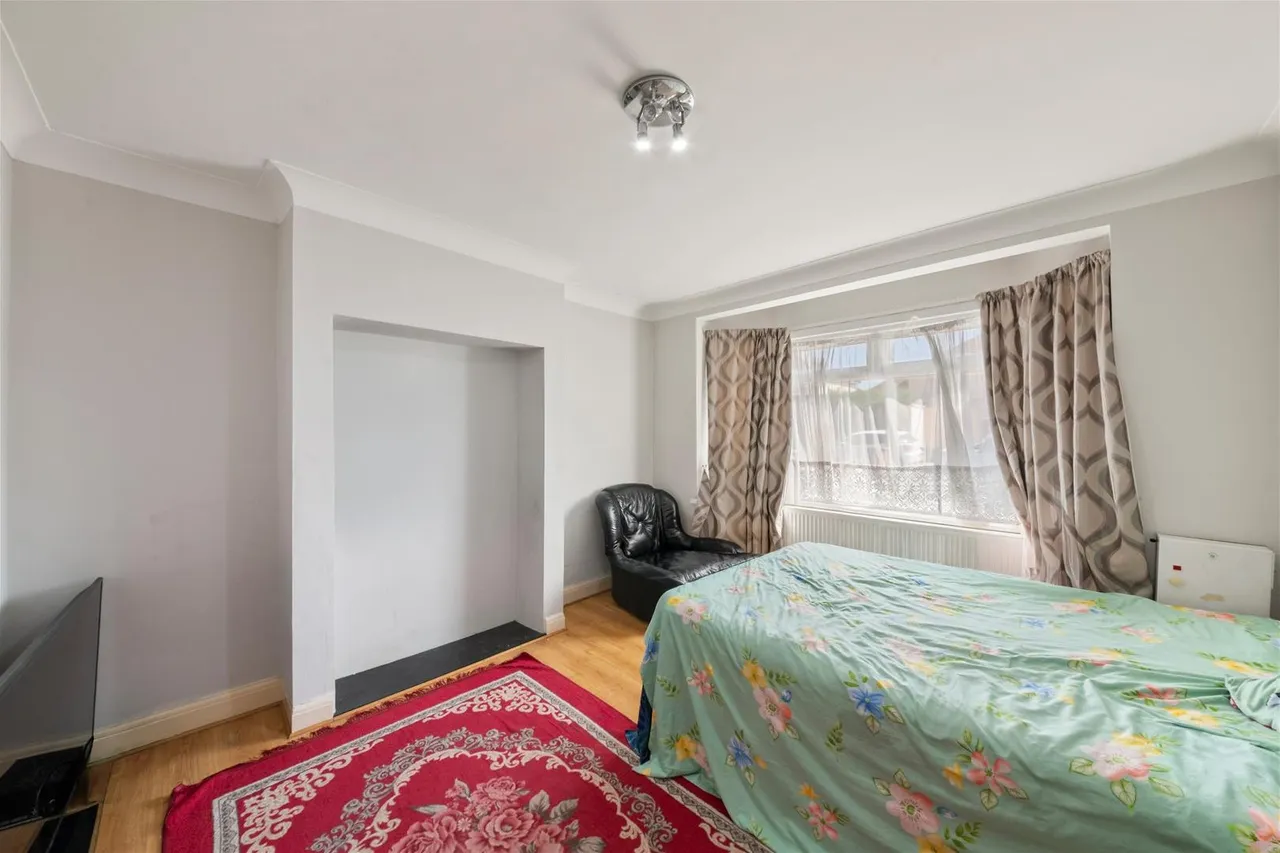 Barrack Road, Hounslow, photo 4