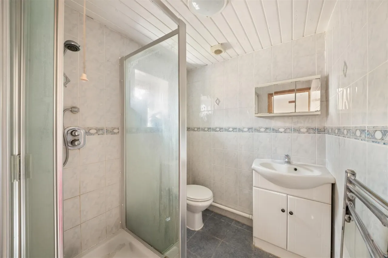 Barrack Road, Hounslow, photo 19